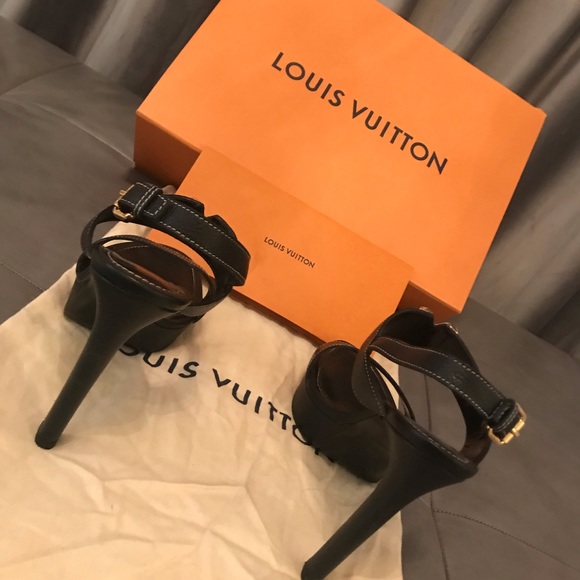 Like New - Louis Vuitton Black Heels - Picture 4 of 8
